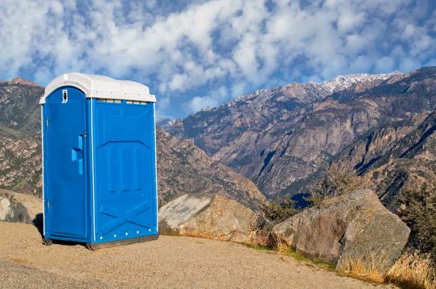 Best Porta potty delivery and setup  in Versailles, MO